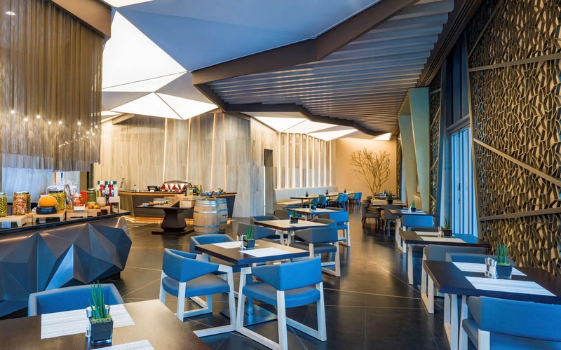 Оман: Маскат, Kempinski Hotel Muscat, рестораны