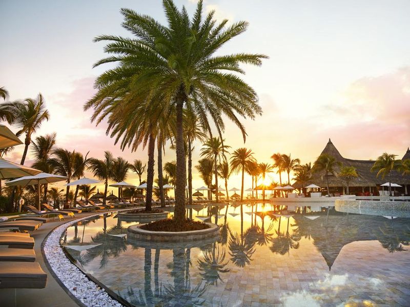 LUX Belle Mare 5*