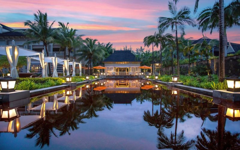Маврикий:The St. Regis Le Morne Resort