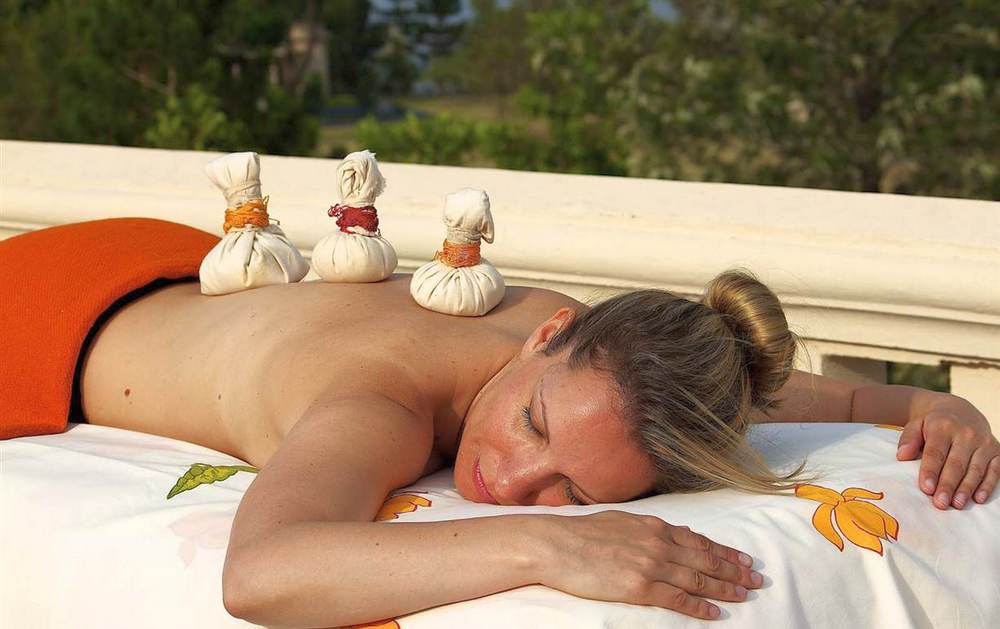 Индия: Ananda in the Himalayas
