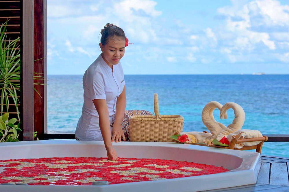 Мальдивы: Lily Beach Resort & Spa 5*, свадебные церемонии