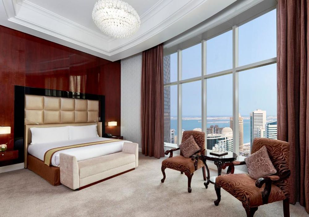 Crowne Plaza Doha West Bay 5*