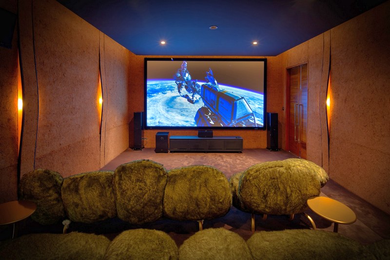 Таиланд: Таиланд: Iniala Beach House, кинотеатр