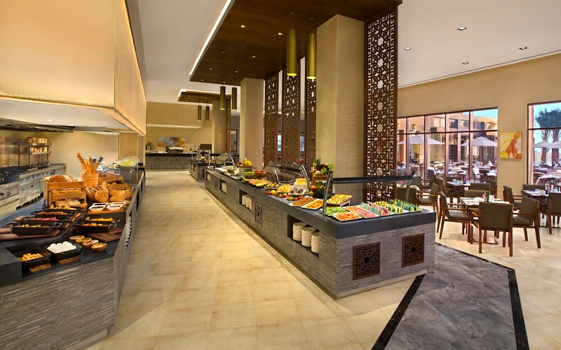 ОАЭ: Рас-эль-Хайма, Double Tree by Hilton Resort, рестораны