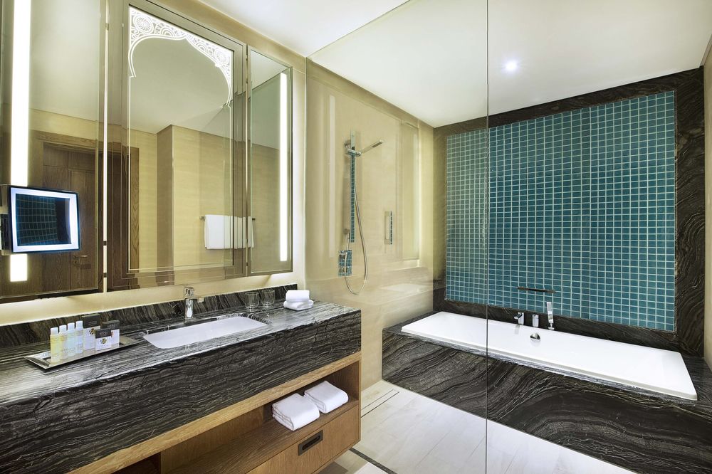 Double Tree by Hilton Resort & Spa Marjan Island 5*