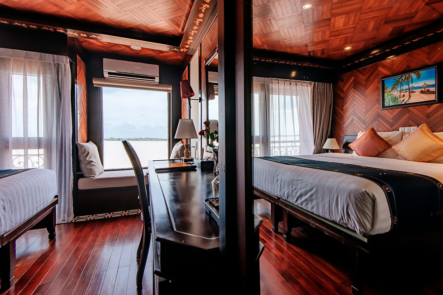 Круизный теплоход "Маргарита"