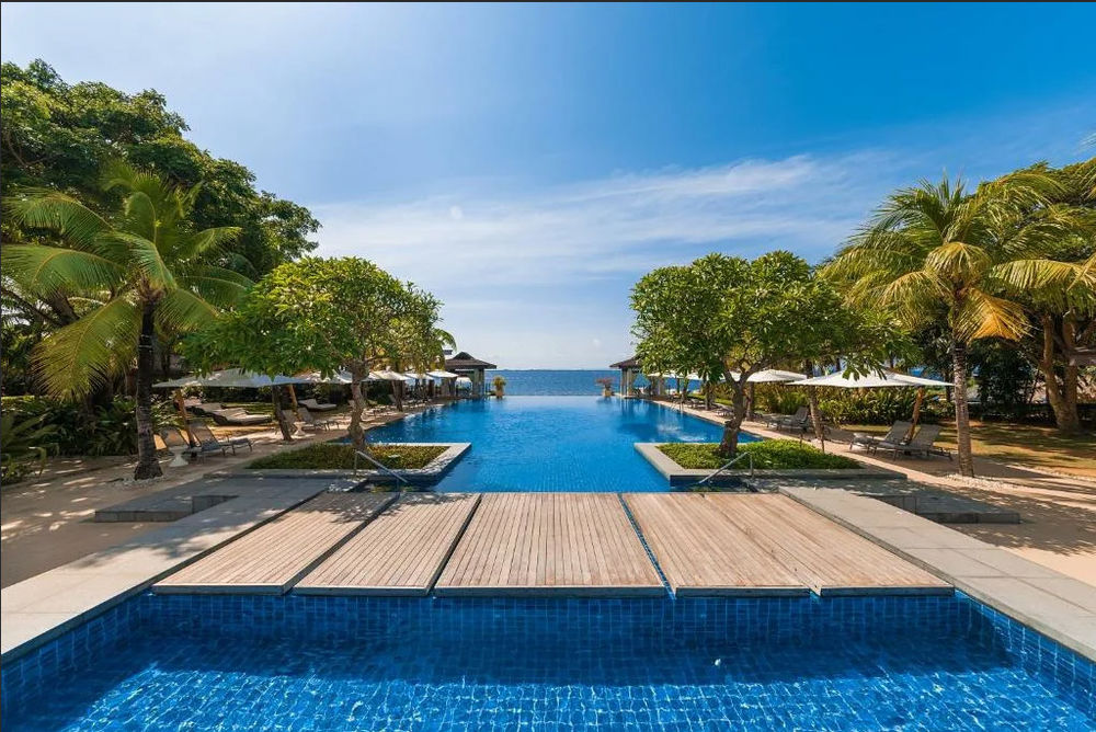 Crimson Resort & Spa