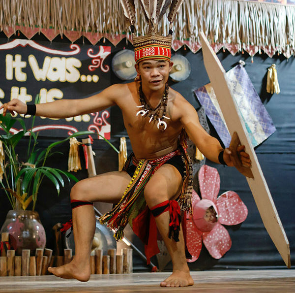 Малайзия: Борнео, деревня Мари Мари