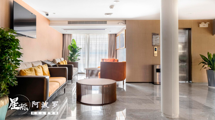 Китай: круизный лайнер