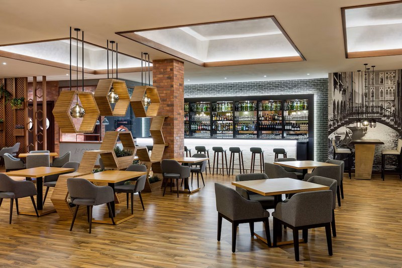 Бахрейн: The Diplomat Radisson Blu, рестораны