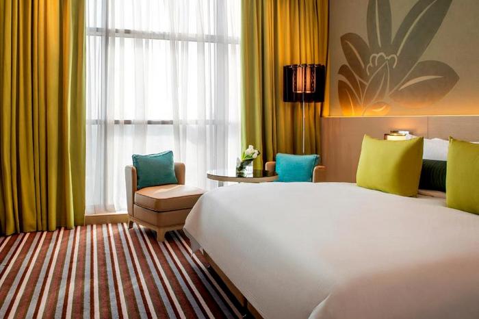 Guest Room with Lounge Access