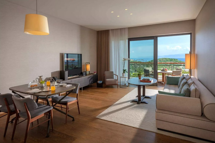 One Bedroom Apartment Sea View