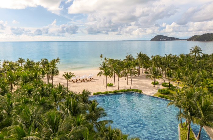 Бассейн и пляж