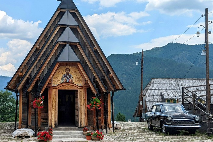 Сербия: Дрвенград, церковь