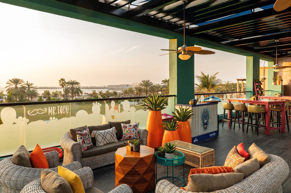ОАЭ: Le Royal Meridien Beach Resort, рестораны