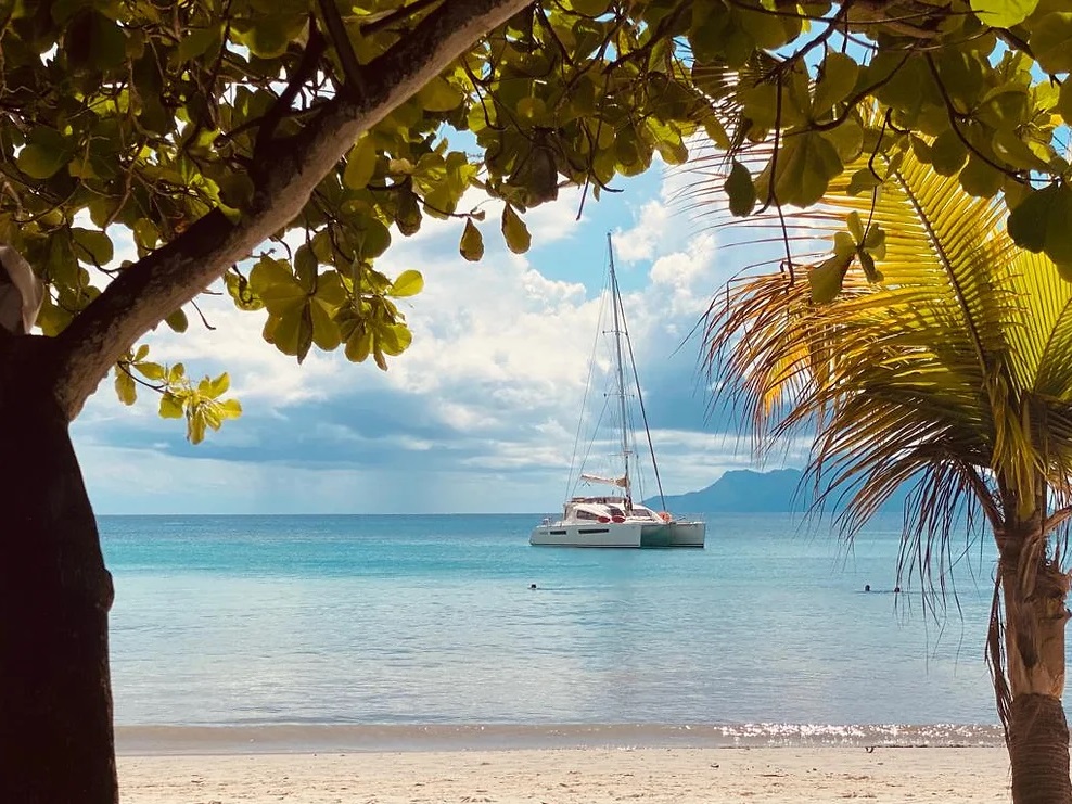 Seyscapes Yacht Charter - Cirrus