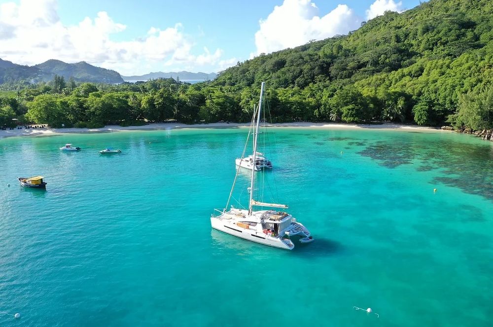 Seyscapes Yacht Charter - Cirrus