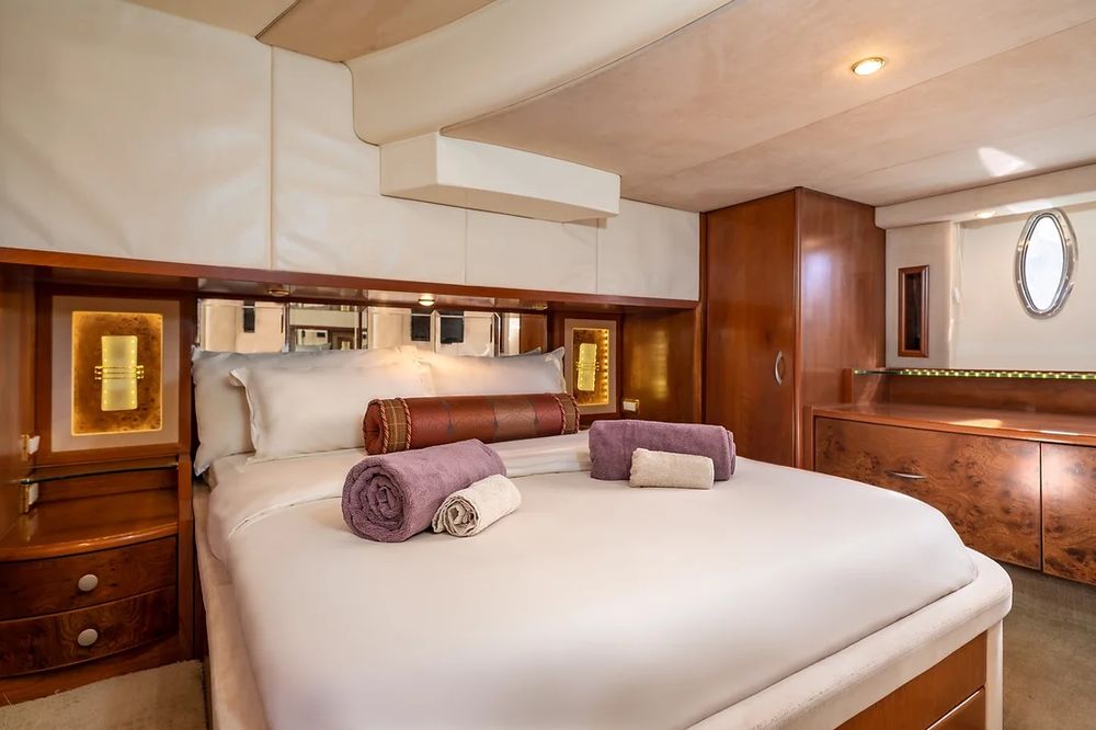 Seyscapes Yacht Charter - Life of Riley