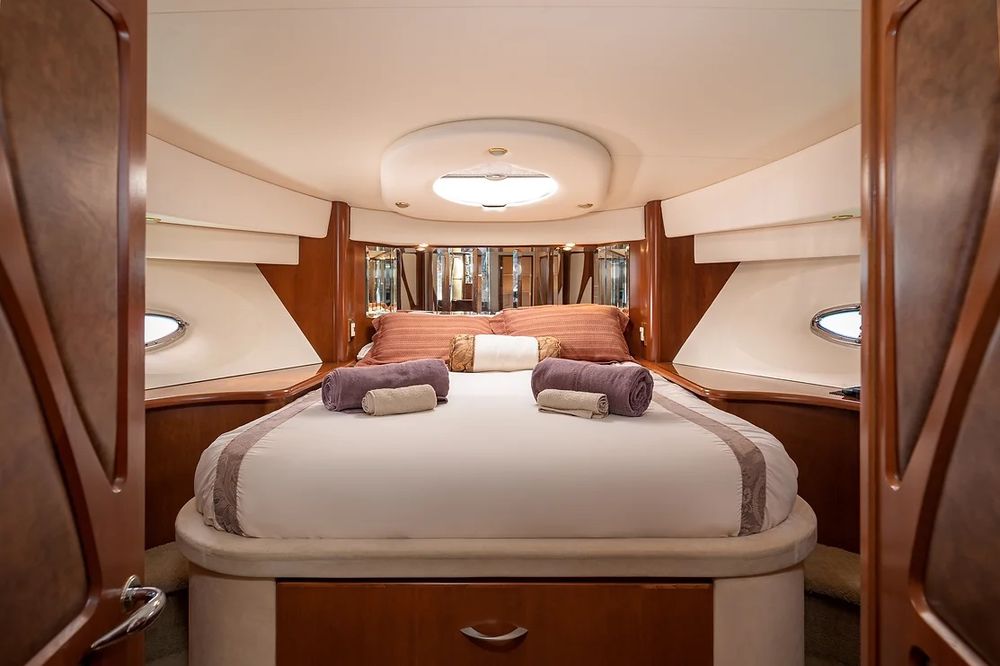 Seyscapes Yacht Charter - Life of Riley