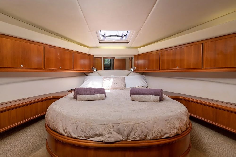 Seyscapes Yacht Charter - Mo-Gre