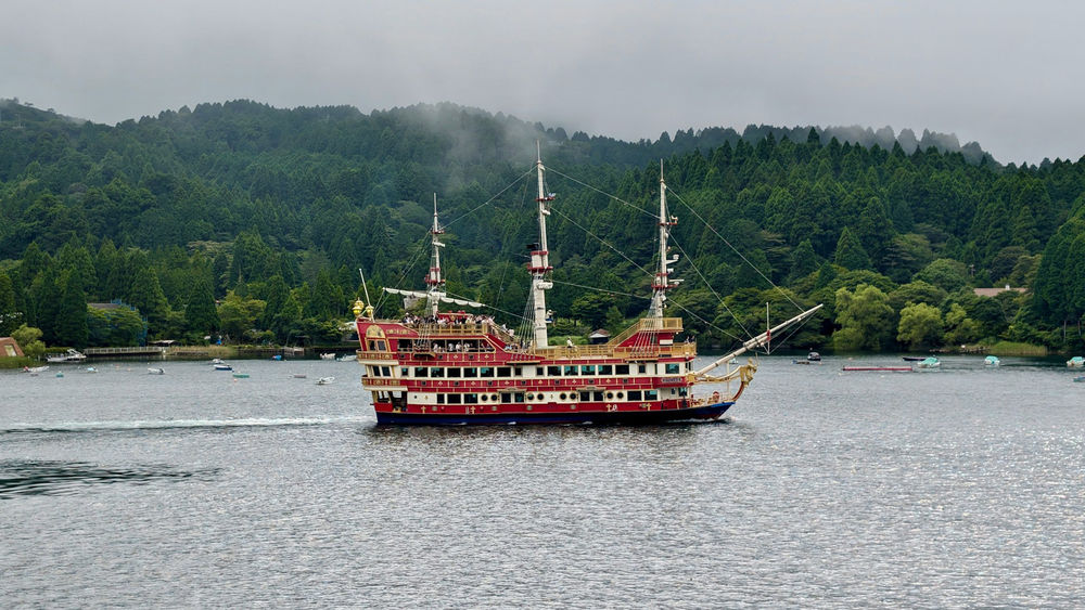 Япония: Хаконе, озеро Аси