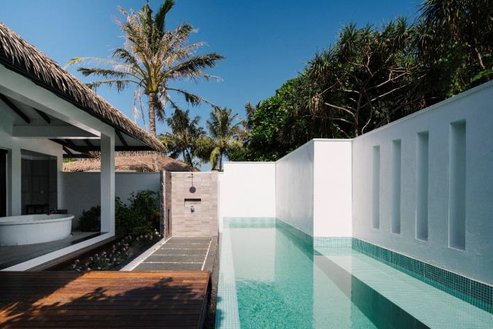 Noku Maldives Resort & Spa 5*