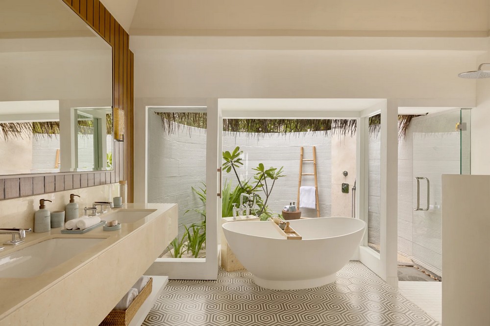 Мальдивы: Kanuhura Maldives 5*, виллы