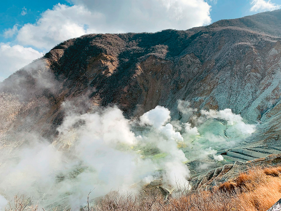 Япония: Хаконе, долина гейзеров